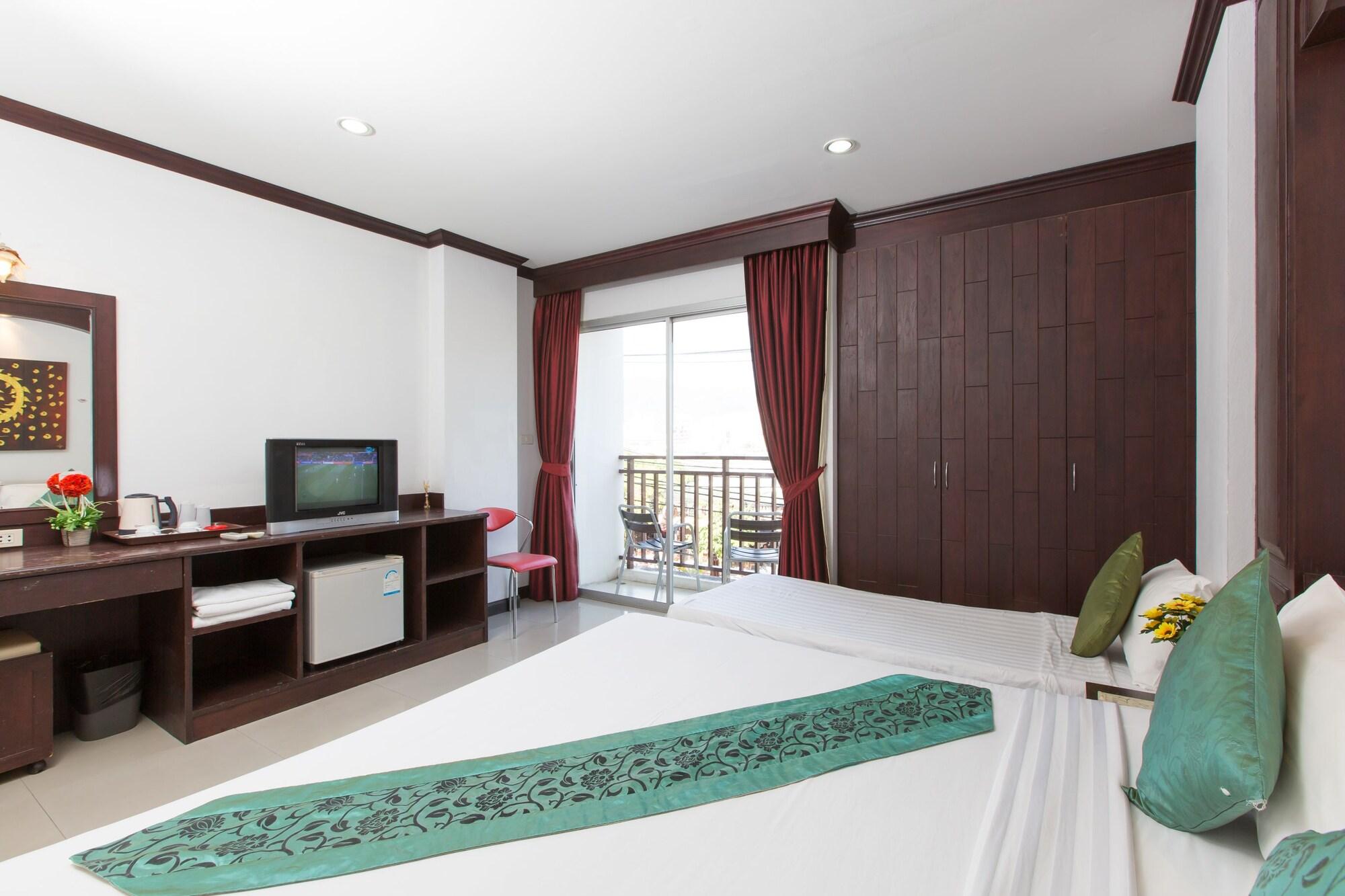 Patong Buri Hotel Екстер'єр фото