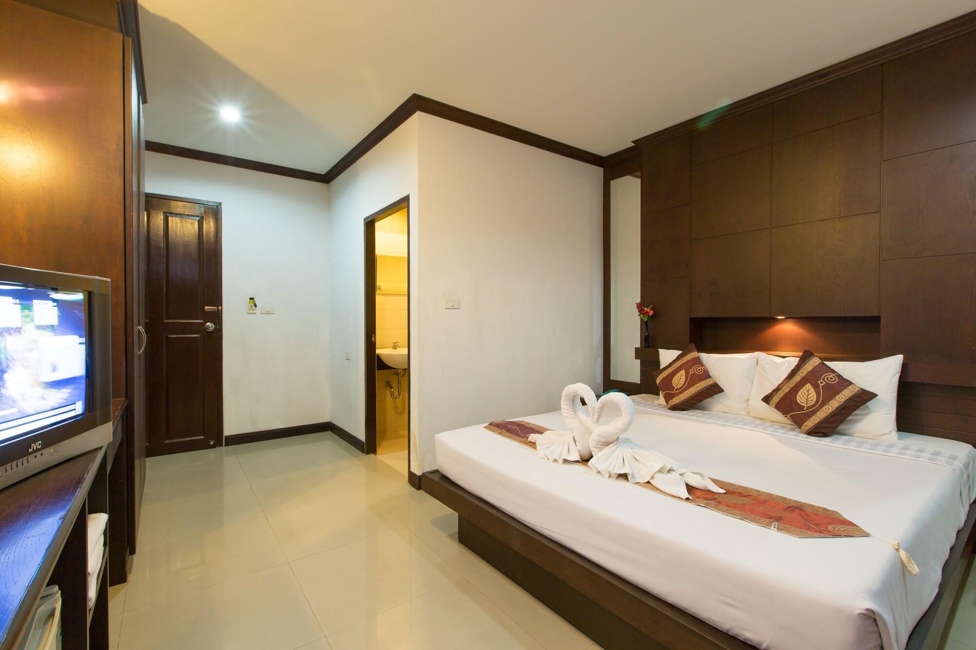 Patong Buri Hotel Екстер'єр фото