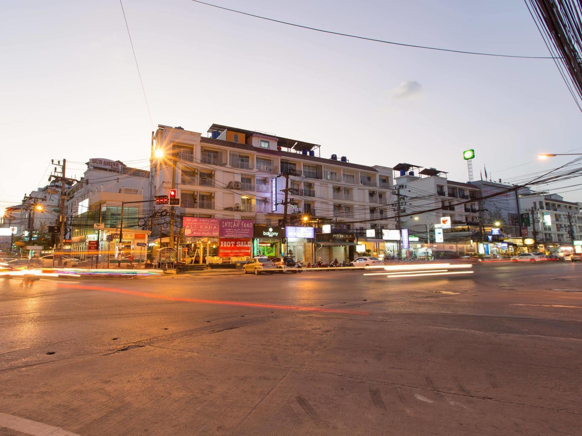 Patong Buri Hotel Екстер'єр фото