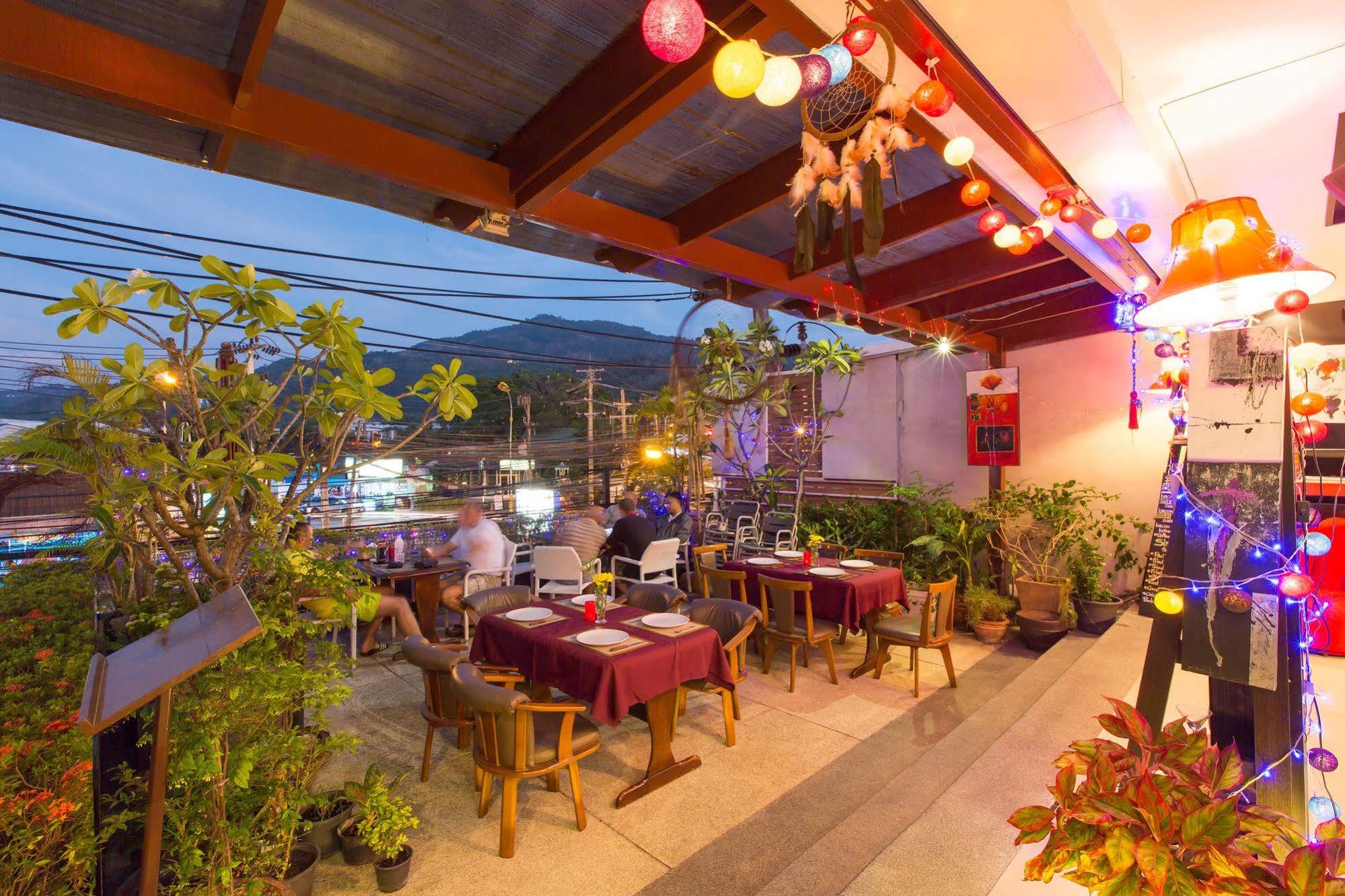 Patong Buri Hotel Екстер'єр фото
